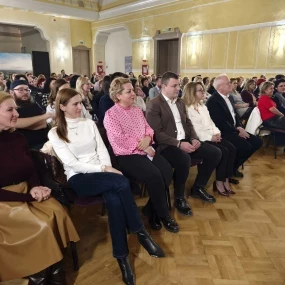 Az Iparosotthon volt a helyszíne a Másként a boldogságról című előadásnak