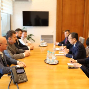 Excelența Sa Chen Feng, Ambasadorul Extraordinar și Plenipotențiar al Republicii Populare Chineze în România, în vizită la Satu Mare
