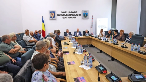 Reprezentanții Asociației Naționale a Cadrelor Militare în Rezervă și Retragere Satu Mare și partenerii lor din Nyíregyháza, în vizită la Primăria Satu Mare