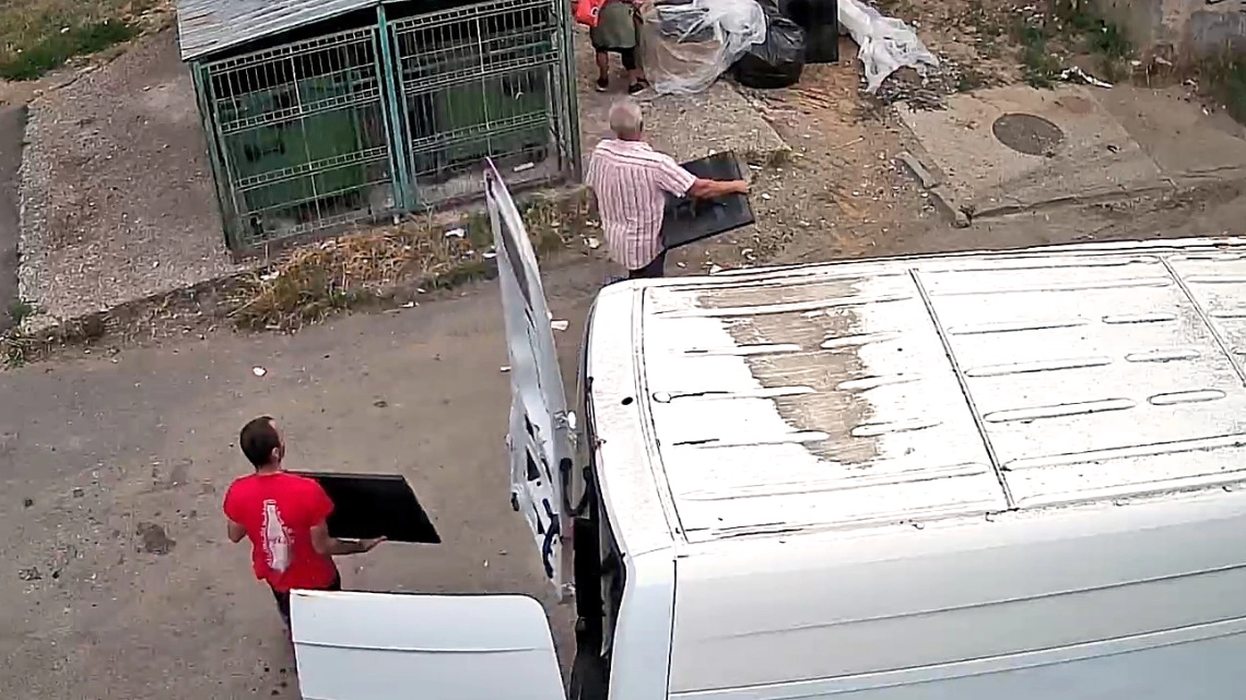 A hulladékgyűjtő pontokat éjjel-nappal kamerák figyelik