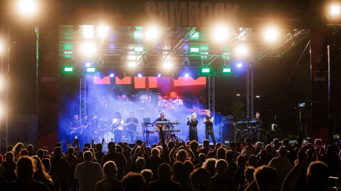 A SamROCK generációkat hozott össze az Október 25. téren! Szenvedély és rock minden mennyiségben!