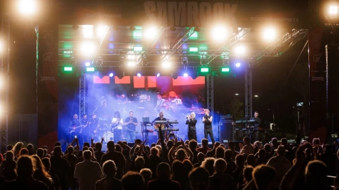 A SamROCK generációkat hozott össze az Október 25. téren! Szenvedély és rock minden mennyiségben!