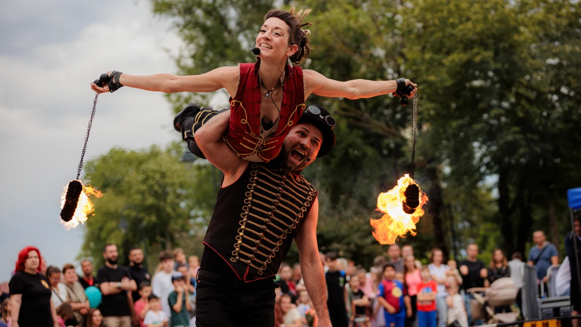 În curând, ne bucurăm de cel mai colorat eveniment al verii – Street Music Festival!
