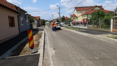 Continuăm lucrările de modernizare a trotuarelor și străzilor din oraș