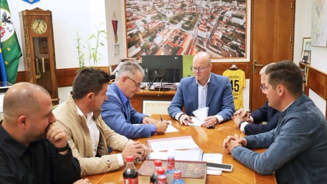Primarul Kereskényi Gábor a semnat acordul cadru privind reparațiile și întreținerea străzilor din municipiu