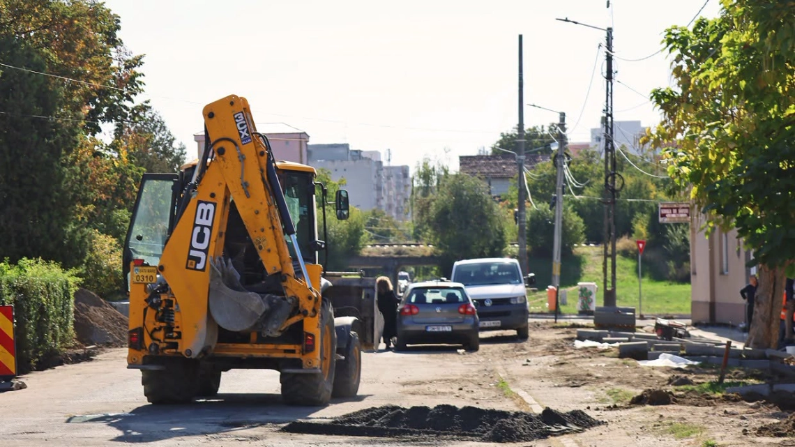 Continuăm lucrările de modernizare a trotuarelor și străzilor din municipiu