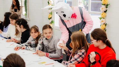 Au început activitățile creative pentru copii din cadrul Târgului de Paște