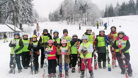 Téli sportokkal ismerkedtek a hétvégén az Alter Ego Multifunkcionális Központbeli gyermekek